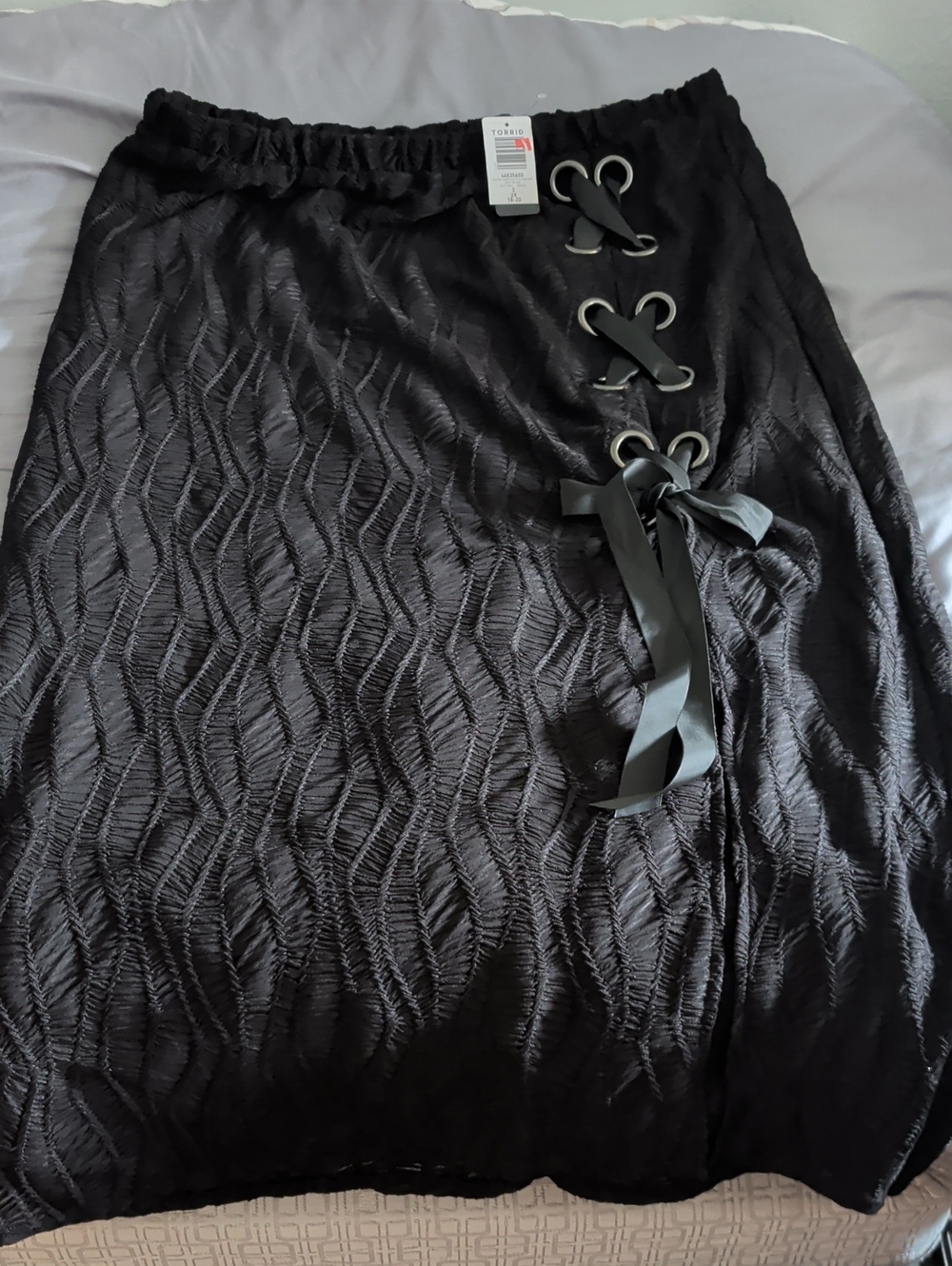 Torrid Black Ribbon-Detail Textured Skirt